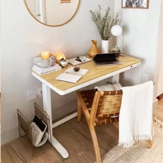 Delso WORKSTATION Elektrisch höhenverstellbarer Tisch eiche / weiß Delso WORKSTATION Elektrisch höhenverstellbarer Tisch eiche / weiß
