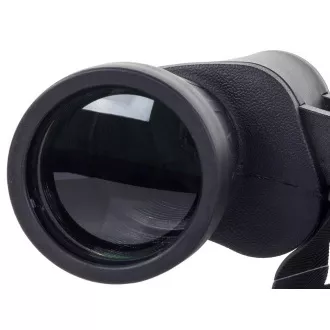 Jagdliches Fernglas mit 10x50 Vergrößerung Jagdliches Fernglas mit 10x50 Vergrößerung