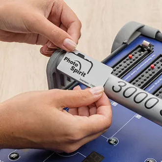 Avery Zweckform Etiketten 45,7mm x 21,2mm, A4, silber, 48 Etiketten, sehr haltbar, 20 Stück verpackt, L6009-20, für Laserdrucker Avery Zweckform Etiketten 45,7mm x 21,2mm, A4, silber, 48 Etiketten, sehr haltbar, 20 Stück verpackt, L6009-20, für Laserdrucker